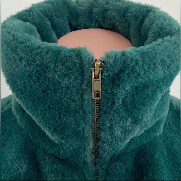 Victoria's Secret PINK Know One Cares Faux Fur Crop Full Zip Jacket Green XS NWT - Picture 6 of 8